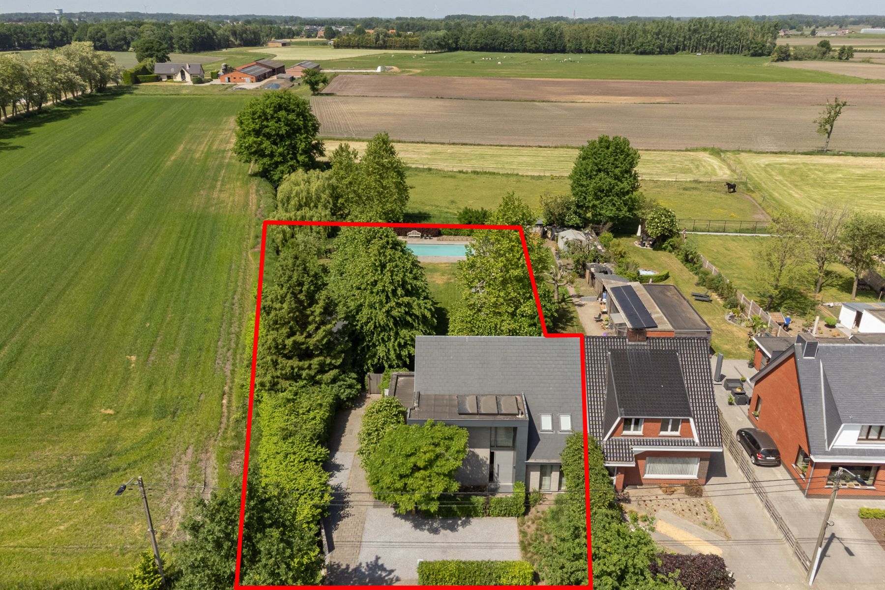 Ruime gezinswoning met 5 slk, verwarmd zwembad en tuin. foto 43