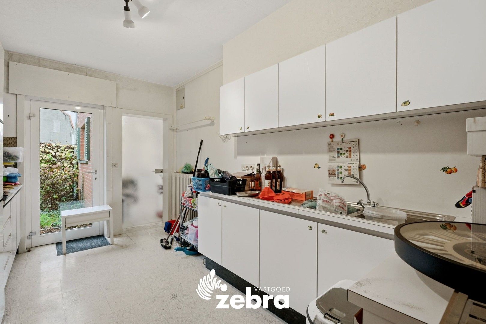 Ruime woning met grote tuin, zwemvijver en schuur in Beveren aan de IJzer! foto 10