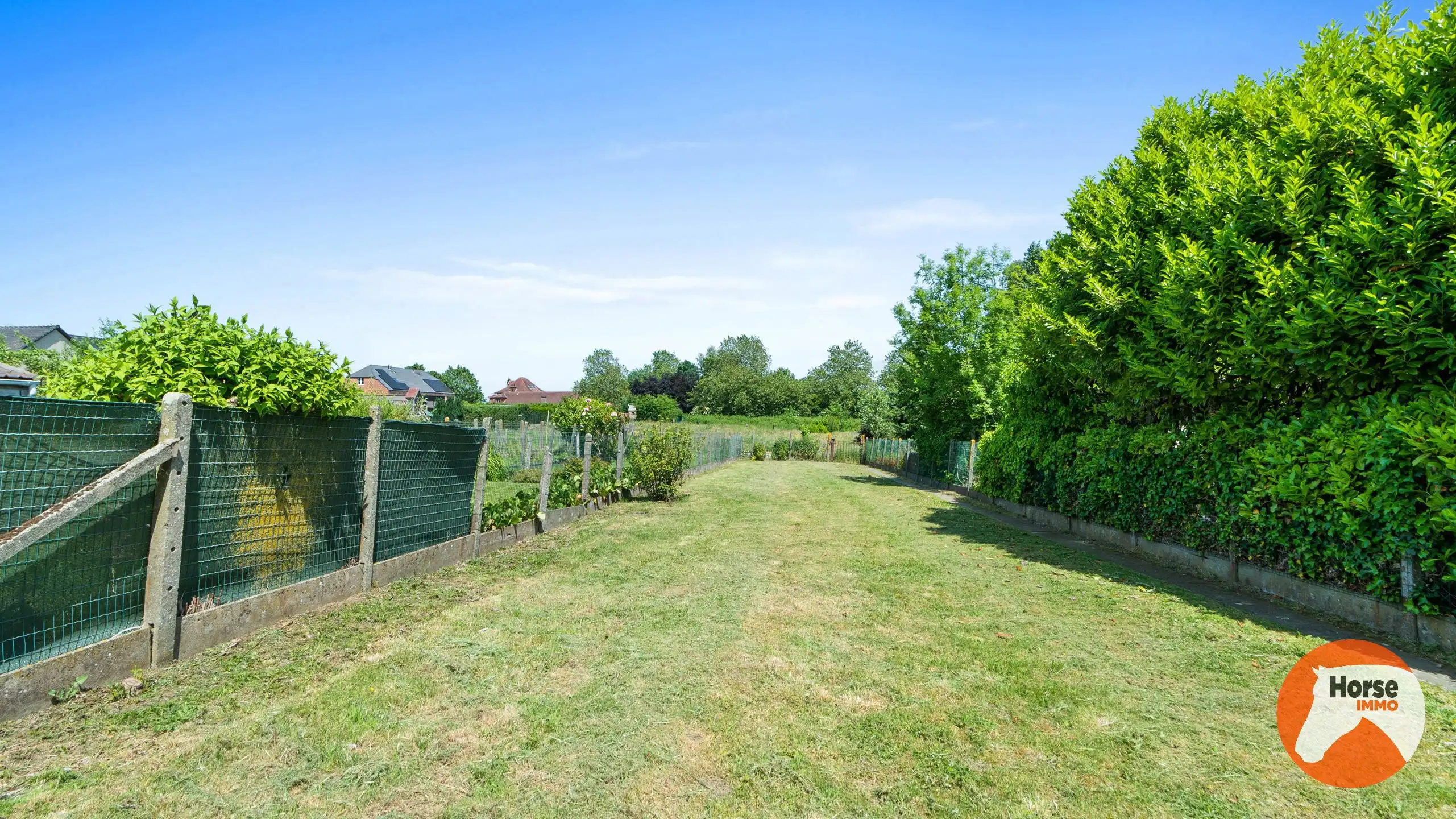 ZOTTEGEM - Te renoveren woning op ruim perceel van ca 45a foto 21