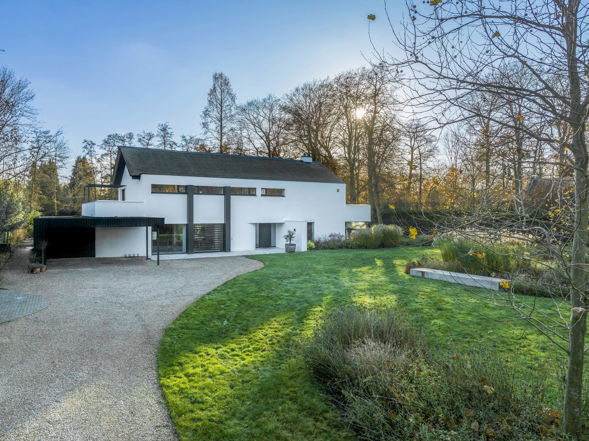 Exclusieve Moderne Villa met Tijdloze Elegantie in Vriesdonk foto 2