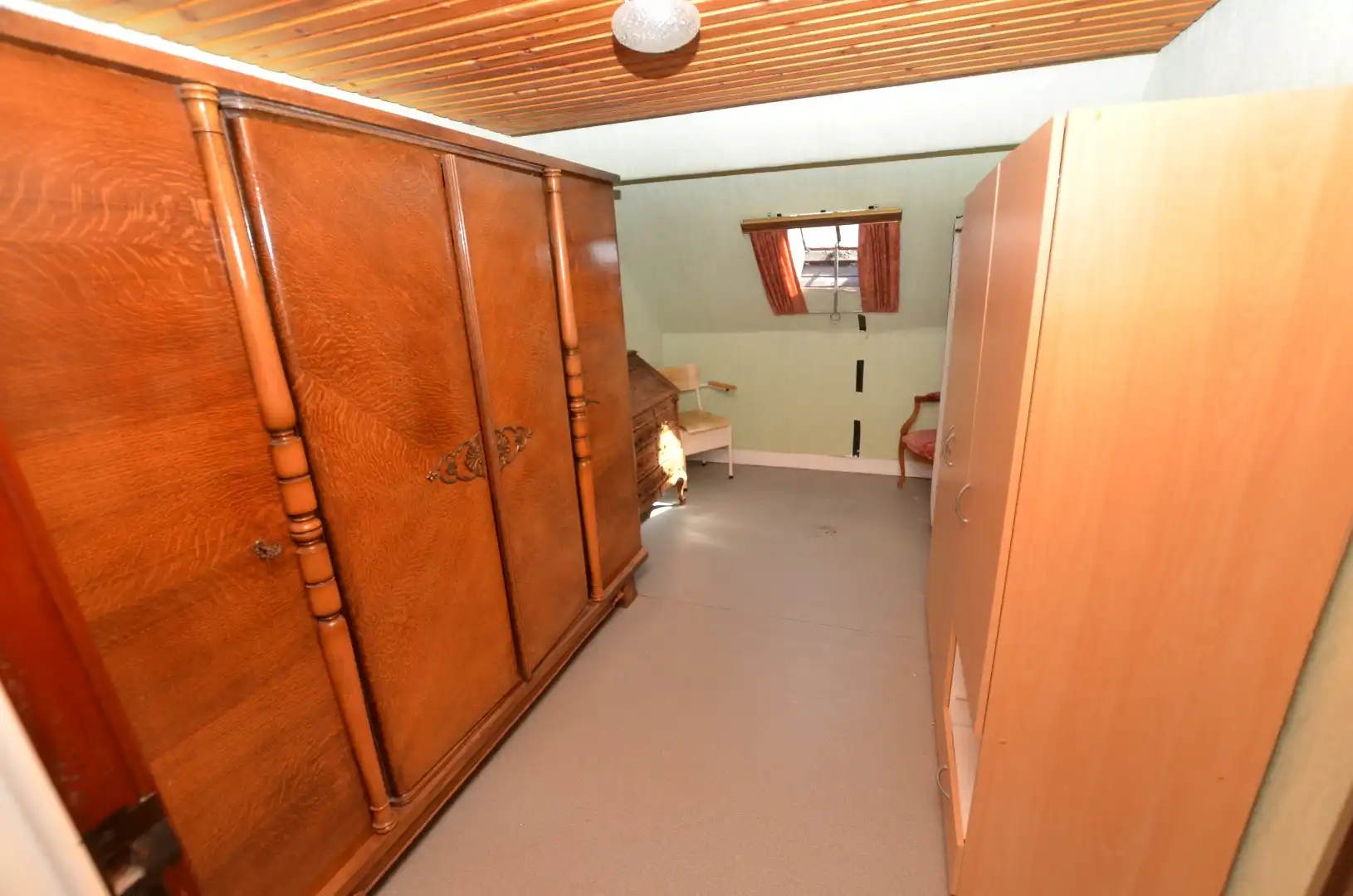 Te renoveren woonhuis nabij Park en winkels foto 12