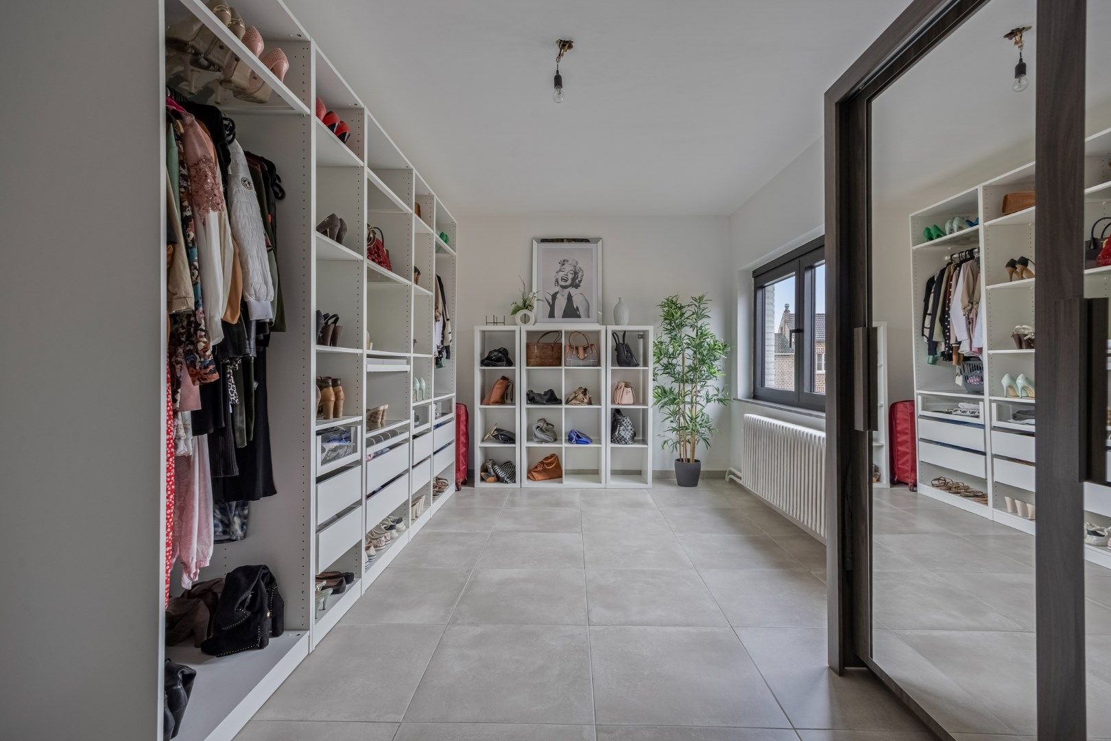Vernieuwde woning met 319 m² woonplezier in het rustige Nerem foto 24