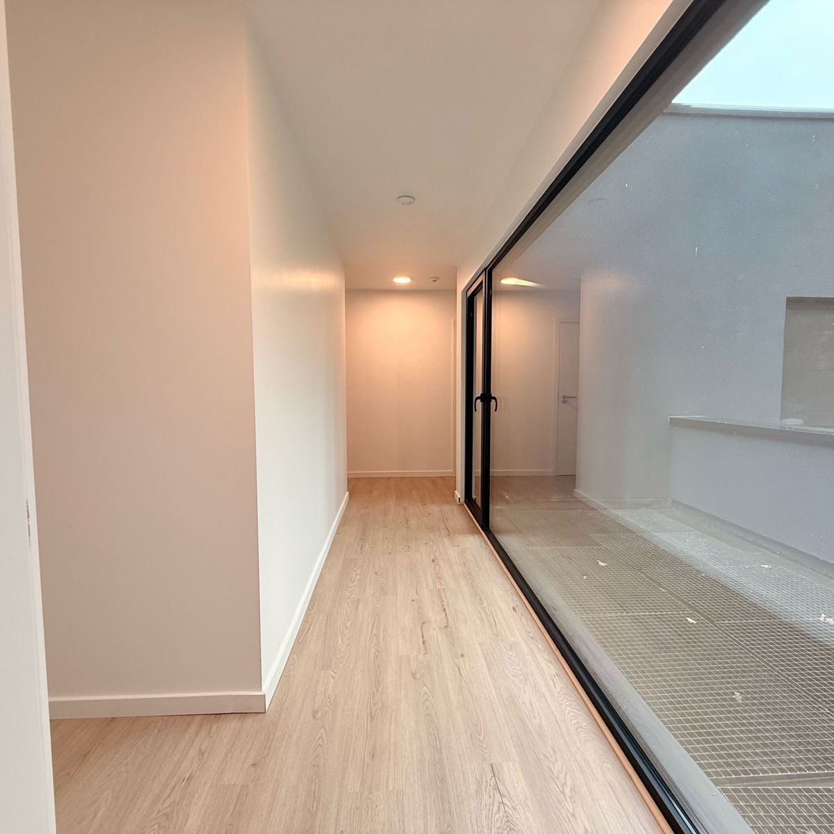 Instapklare volledig vernieuwbouwde villa met praktijkruimte foto 17