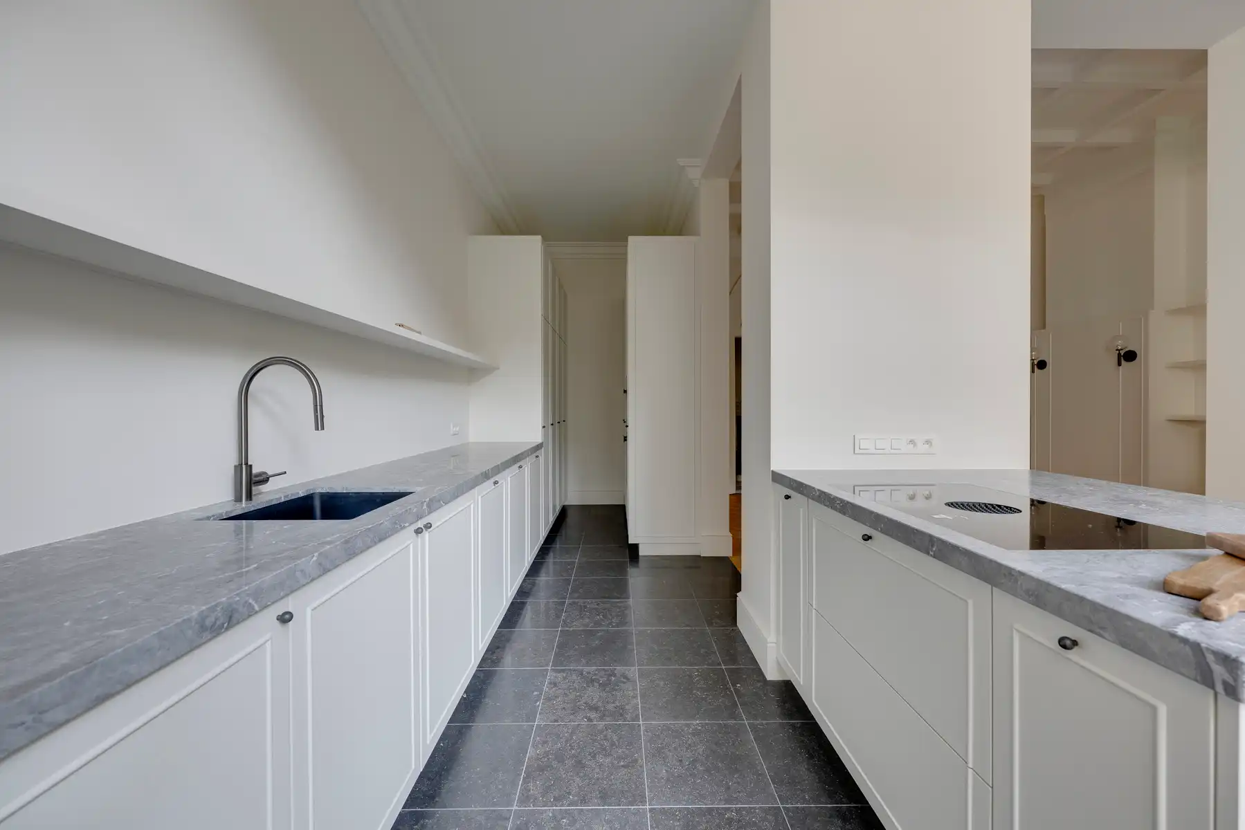 Luxueus gerenoveerde burgerwoning met tuin en terras foto 7