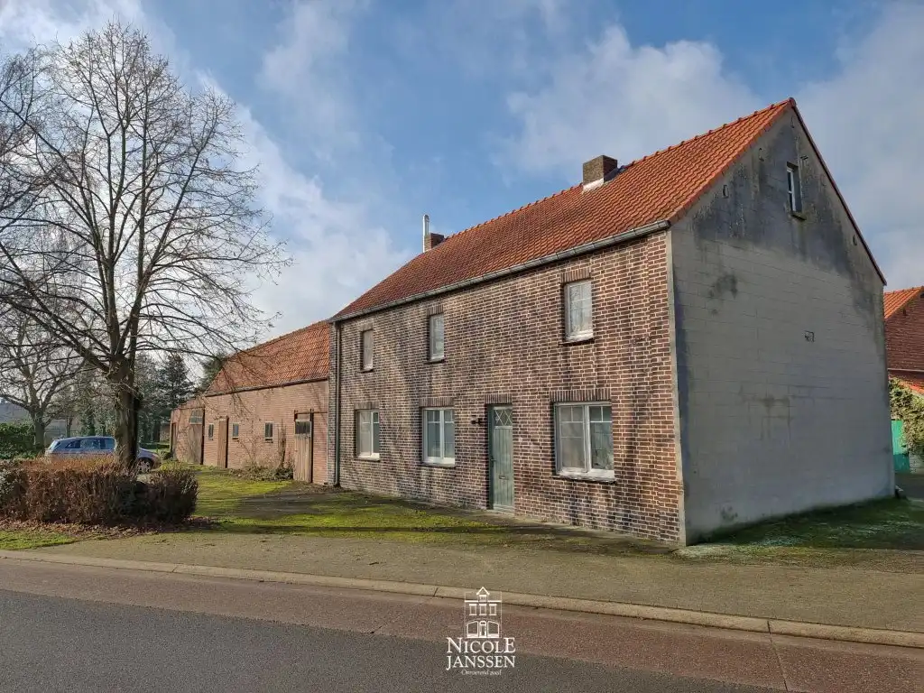 Op te knappen hoevewoning op een mooi perceel met verkavelingsmogelijkheden foto 3