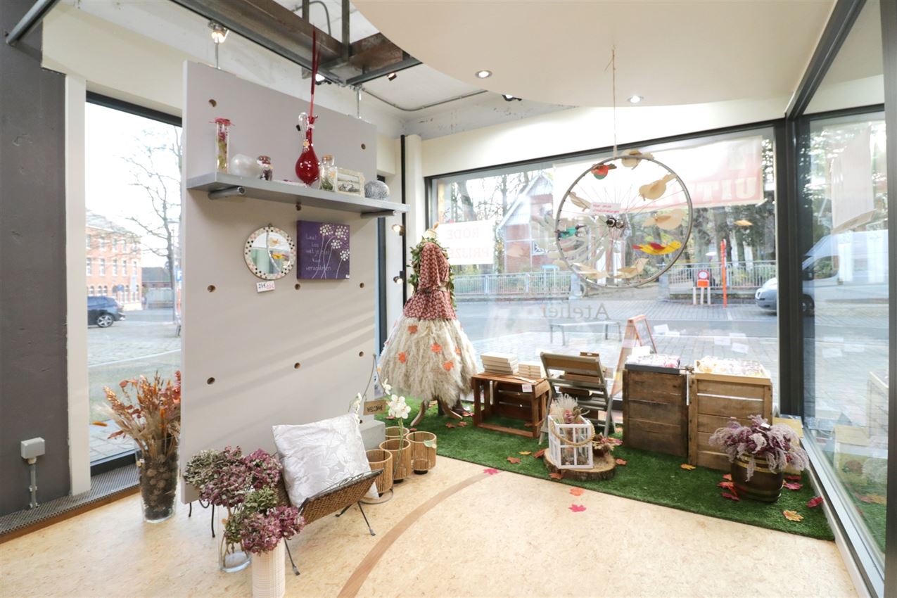 handelszaak met hoge zichtbaarheid en mooie etalage  foto 9