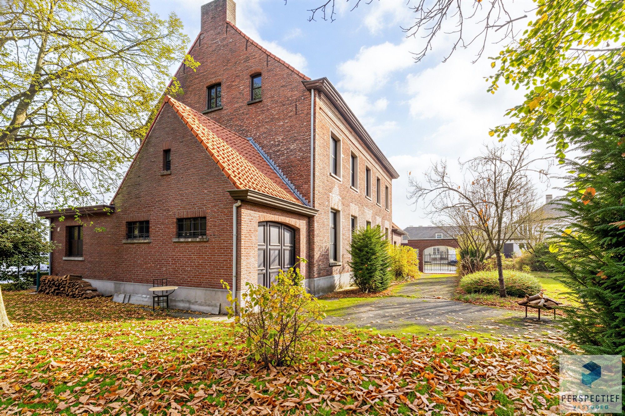 Grote pastoriewoning op Toplocatie – Ideaal voor Wonen, Werken of Horeca foto 2