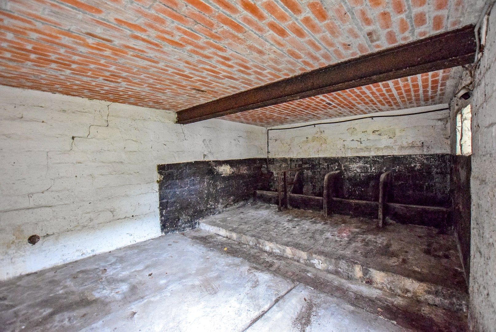 Te renoveren woning met 3 slaapkamers en zongerichte tuin. foto 20