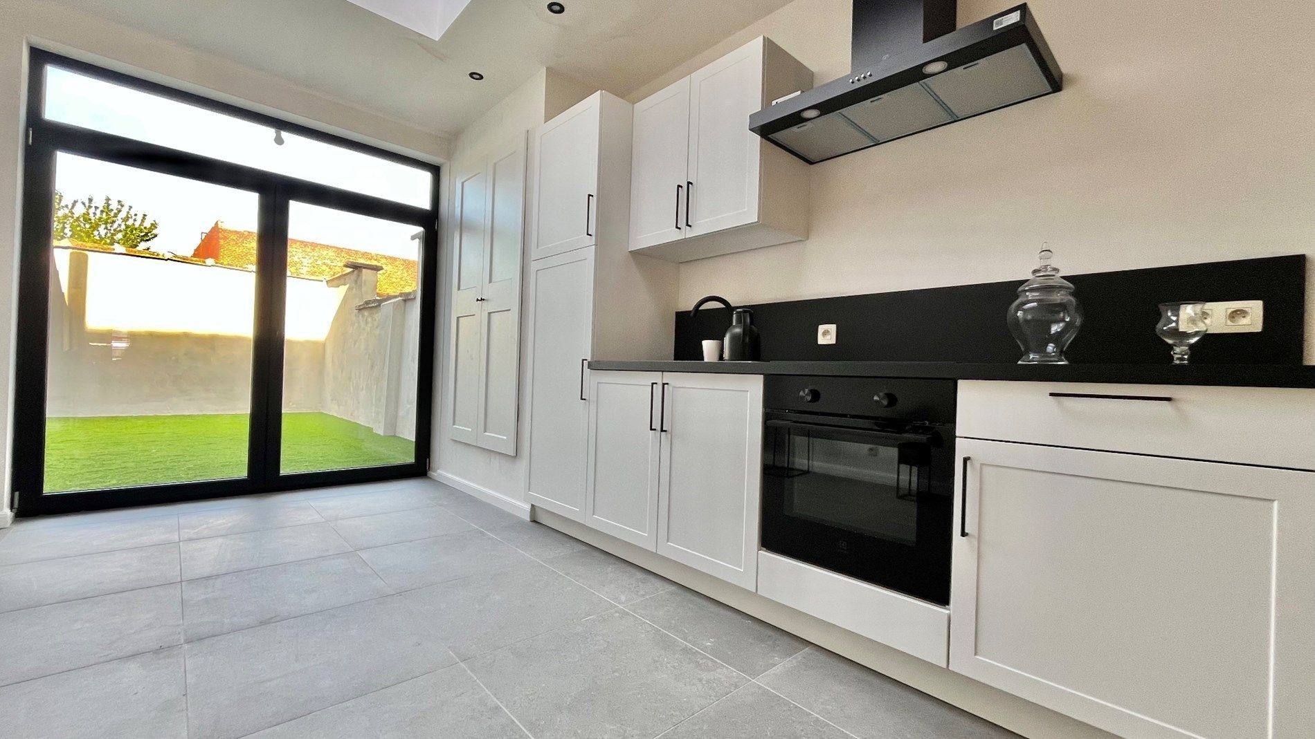 Grote woning met 3 kamers, veel bergruimte en een stadstuin foto 6