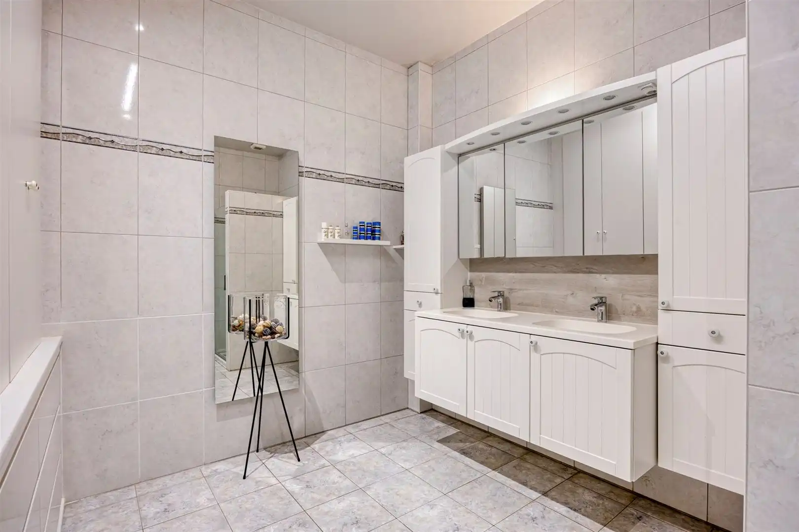 TE KOOP: Gelijkvloers appartement (opbrengsteigendom) met 2 slaapkamers te Heusden! foto 15