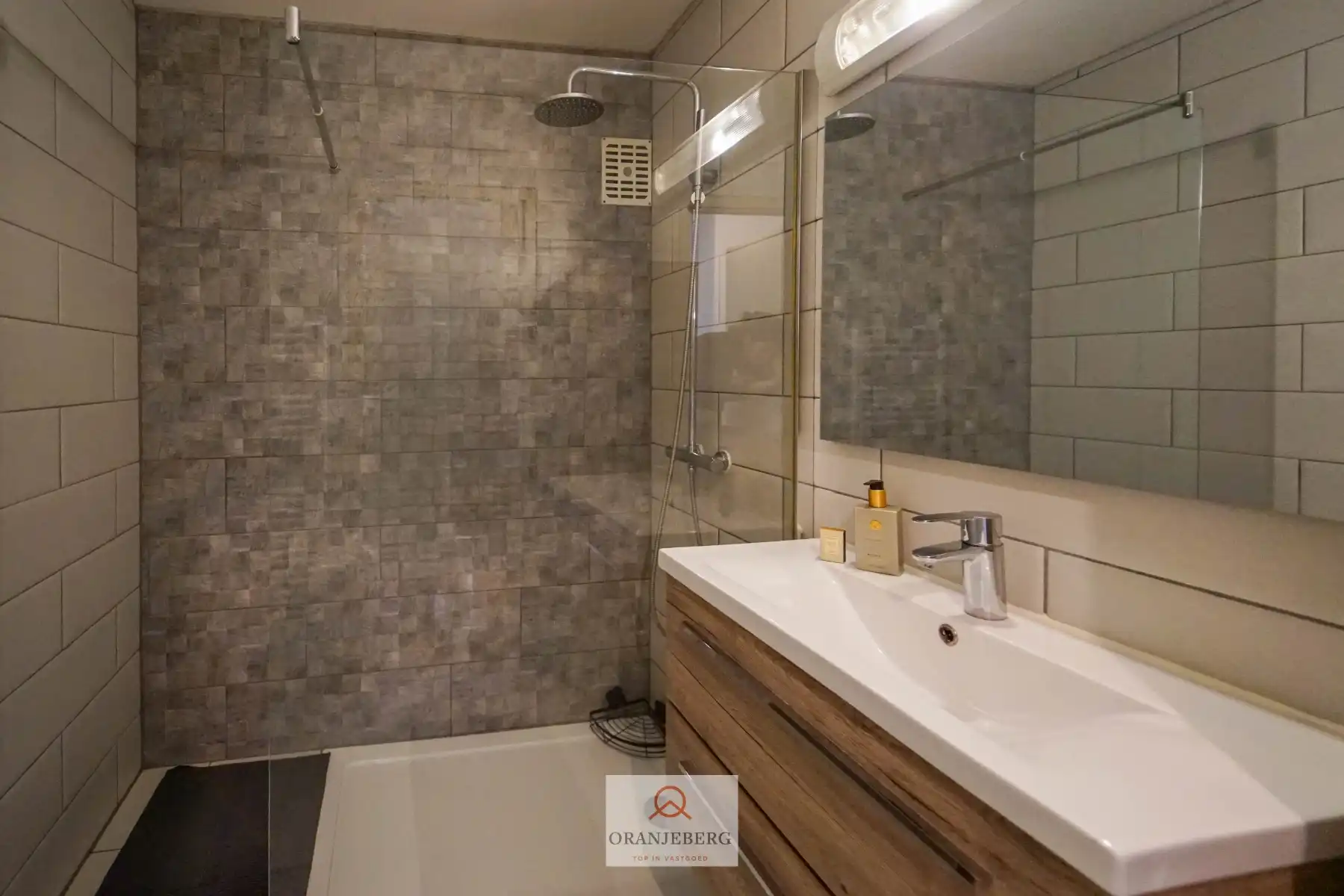 Instapklaar gelijkvloers appartement aan Keizerspark met gemeenschappelijke buitenruimte en fietsenstalling foto 19