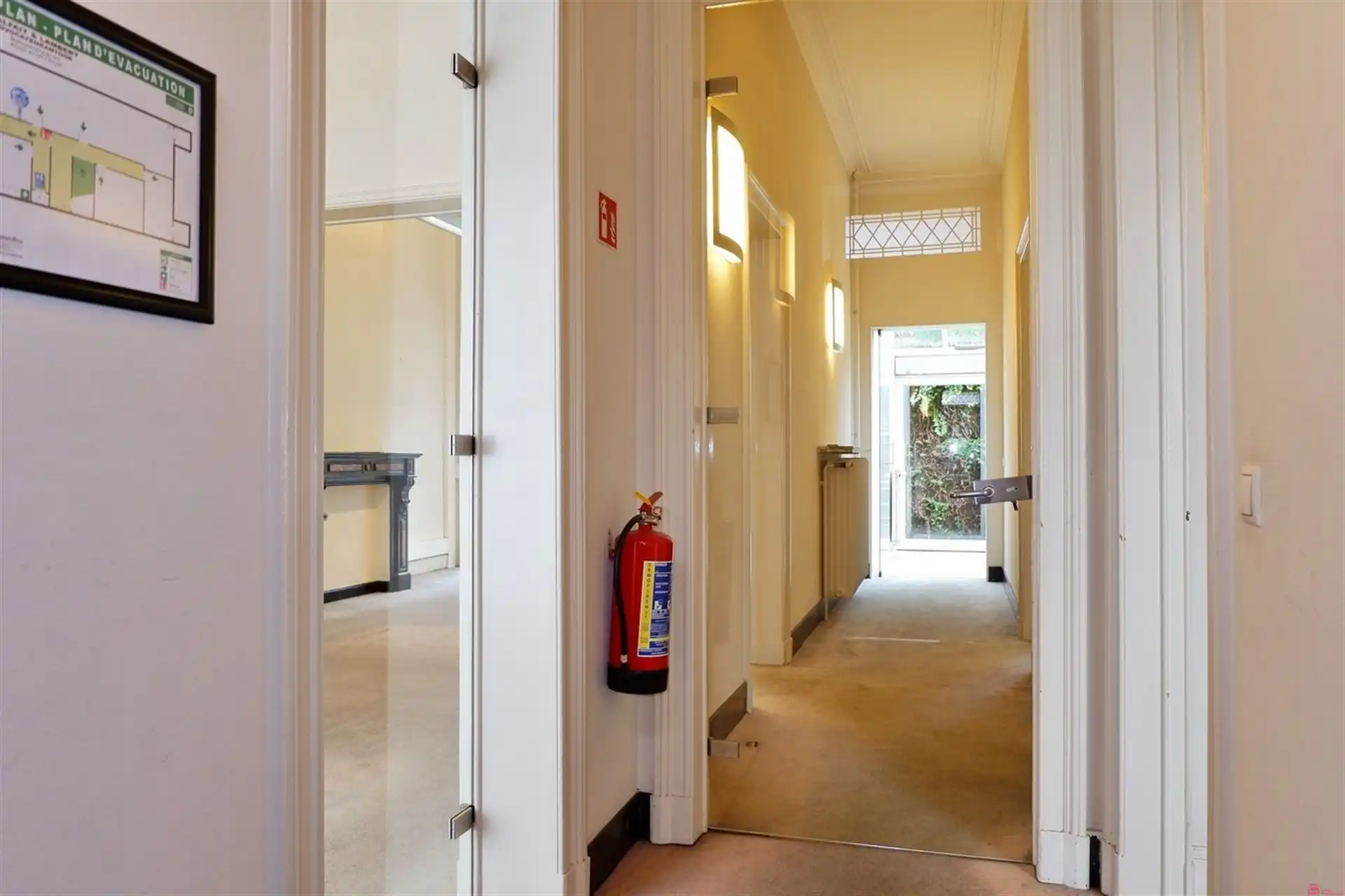 kantoorgebouw foto 3