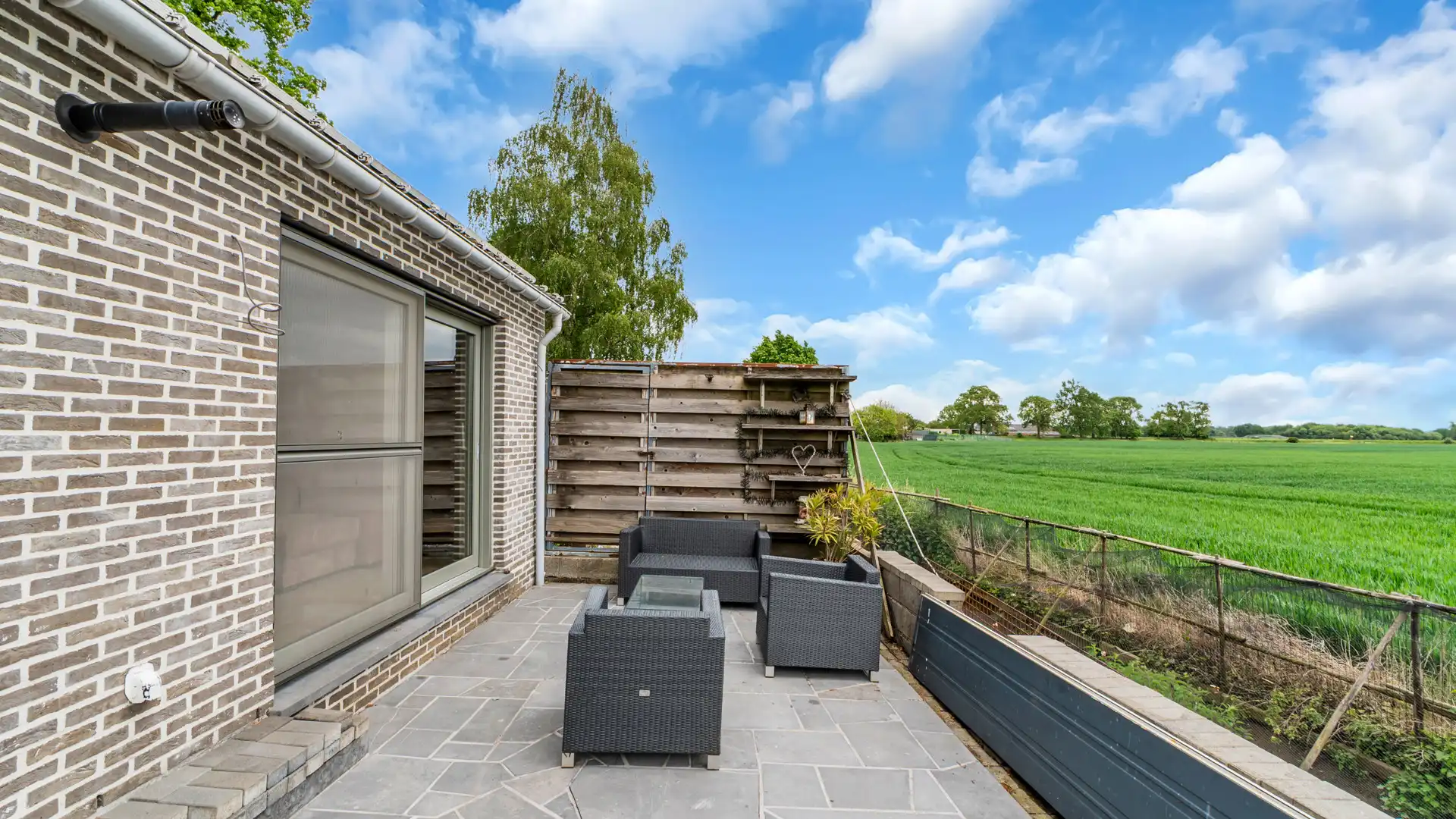 Gerenoveerde woning met handelspand te Dilsen-Stokkem foto 35