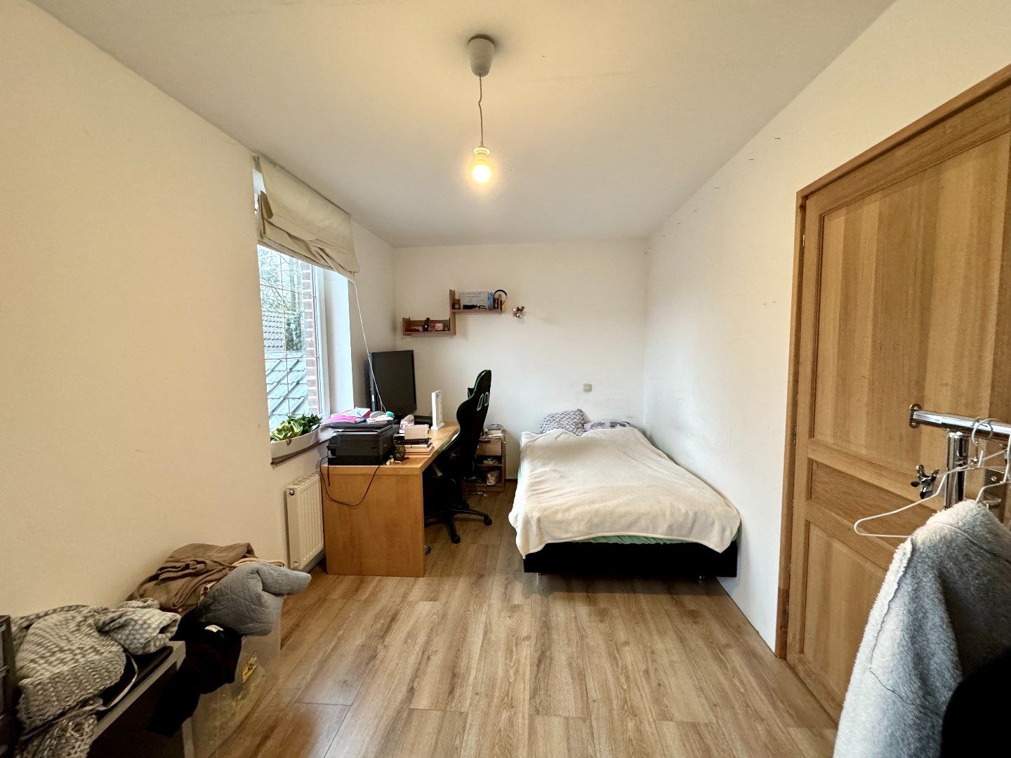 HALFOPEN WONING MET 3 SLPKS, TUIN EN GARAGE foto 11