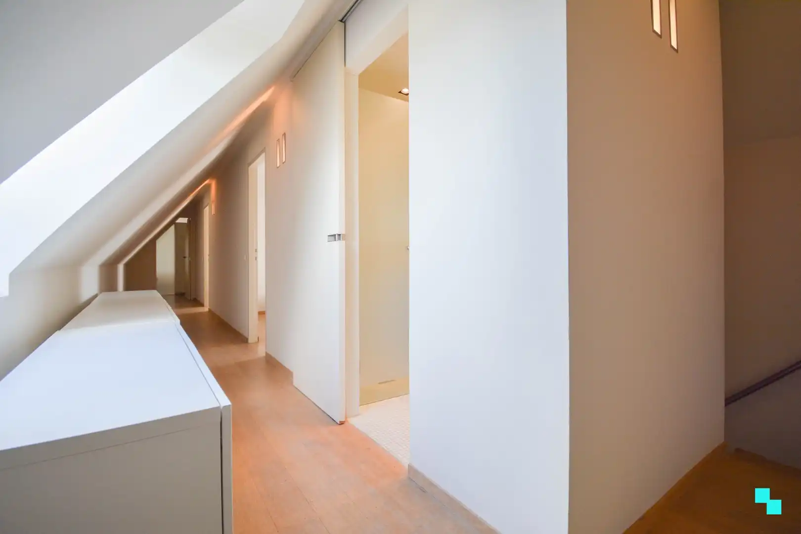 UItzonderlijk ruim appartement aan het water te Roeselare! foto 20