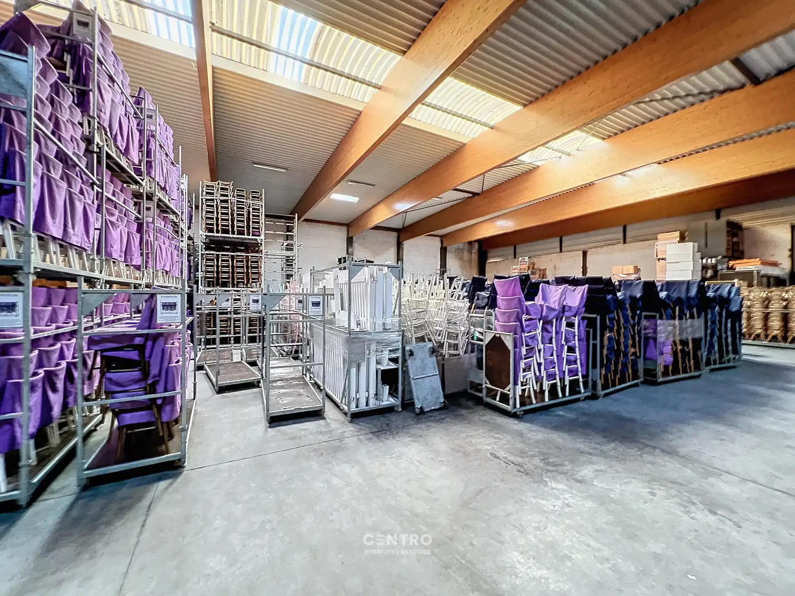 Opslagplaats ( ± 2.000m²) met 7m vrije hoogte vlakbij de havenkop te Roeselare! foto 7
