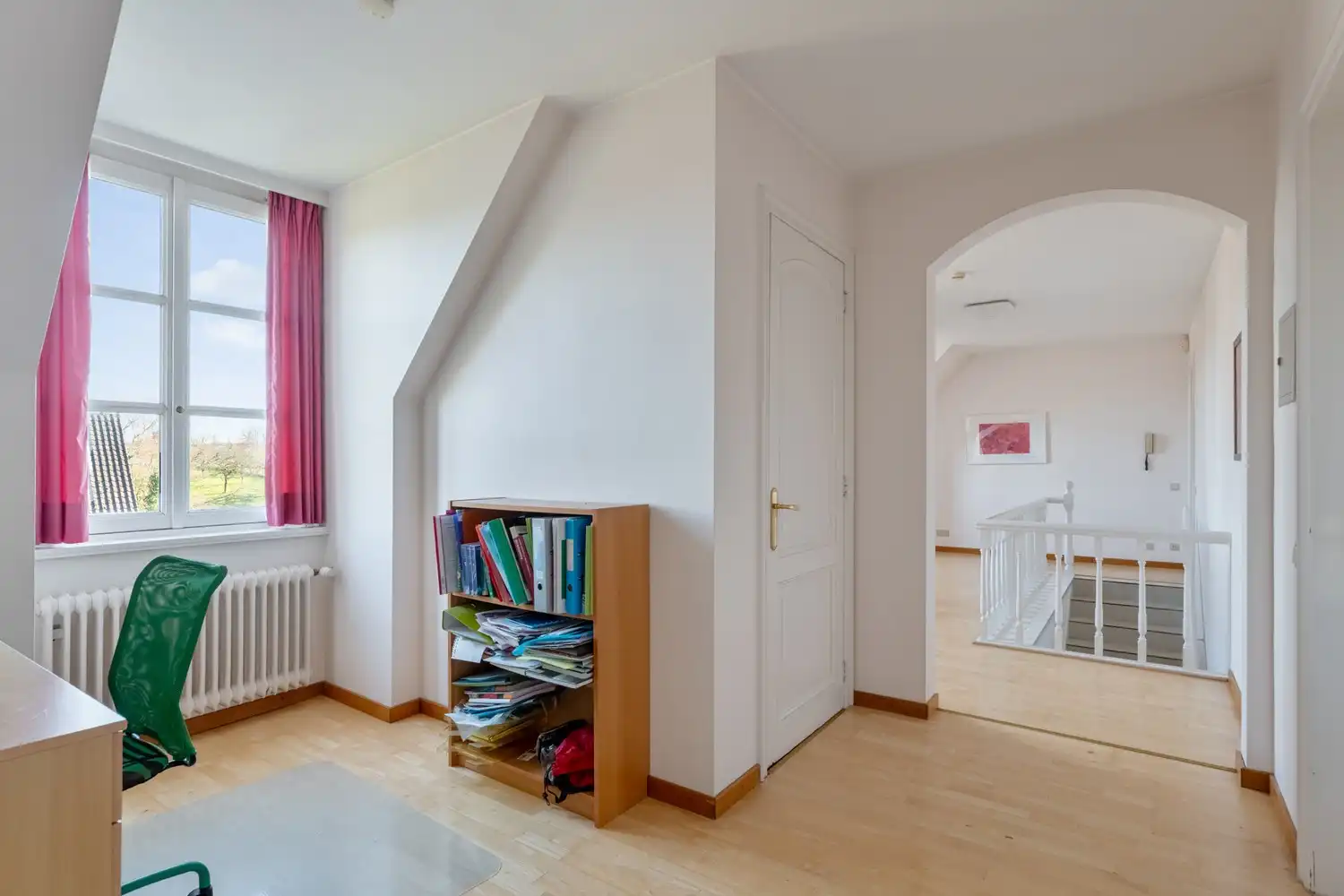 Residentieel gelegen villa met 4-5 ruime slaapkamers/bureau , 2 badkamers, 2 garages en een tuin op een perceel van 11a 71ca te Winksele gemeente Herent. foto 19