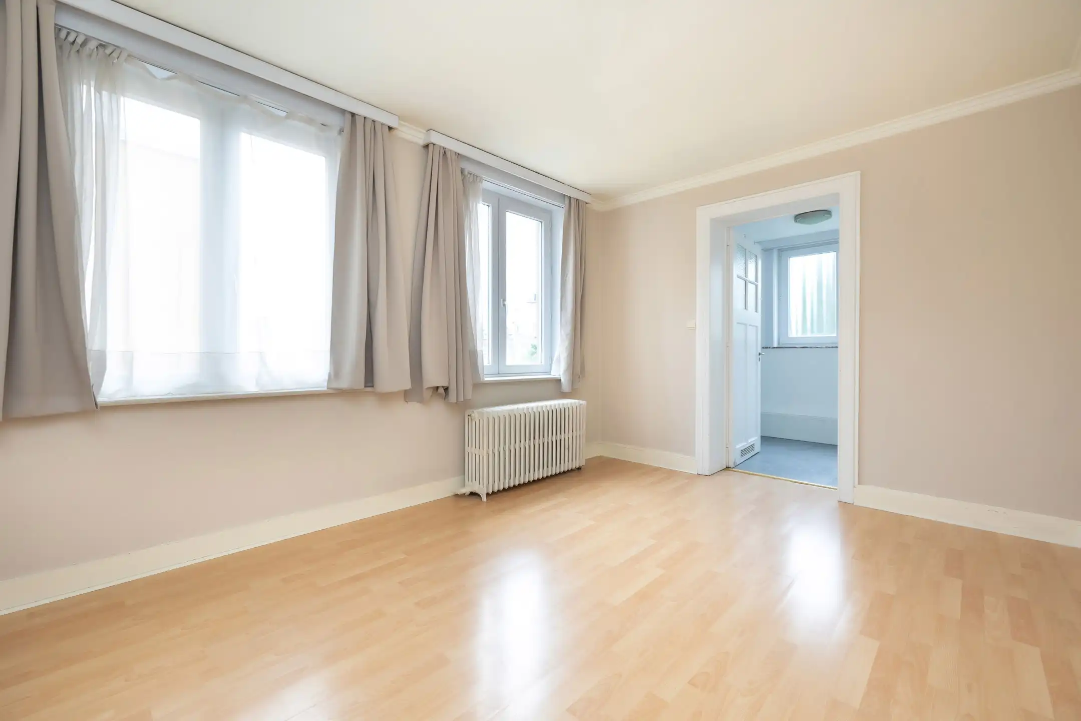 Charmante tweegezinswoning met 4 slaapkamers van ± 300m². foto 9