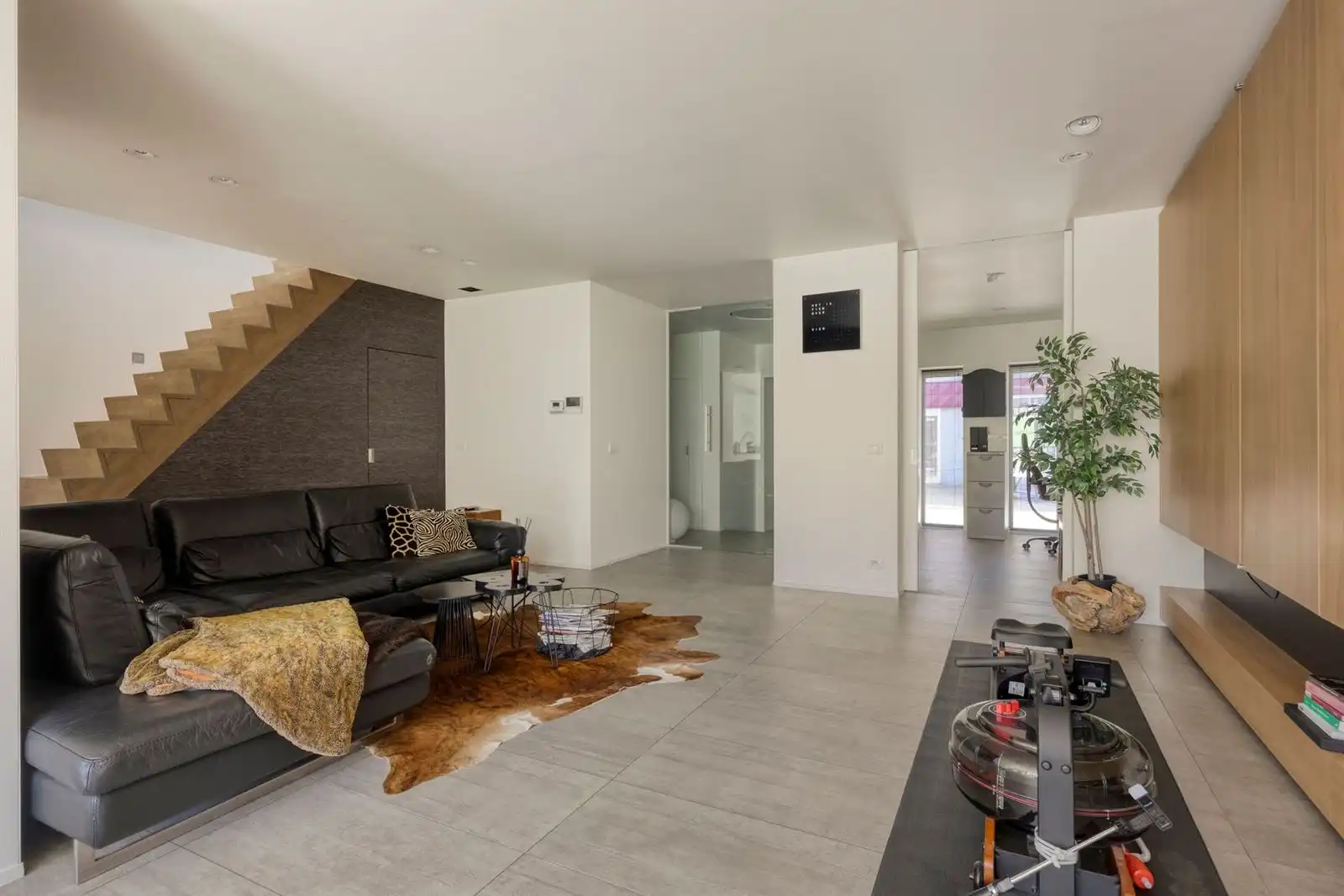 Ruime woning met 4 slaapkamers en bureau te koop foto 5