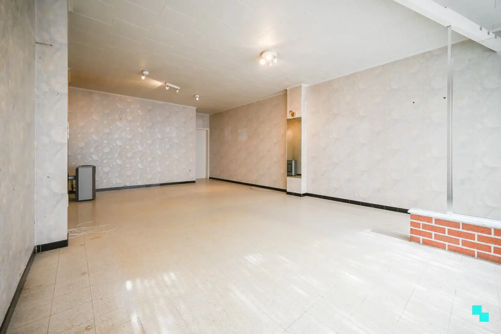 Centraal gelegen woonst met drie slaapkamers te Izegem foto 8