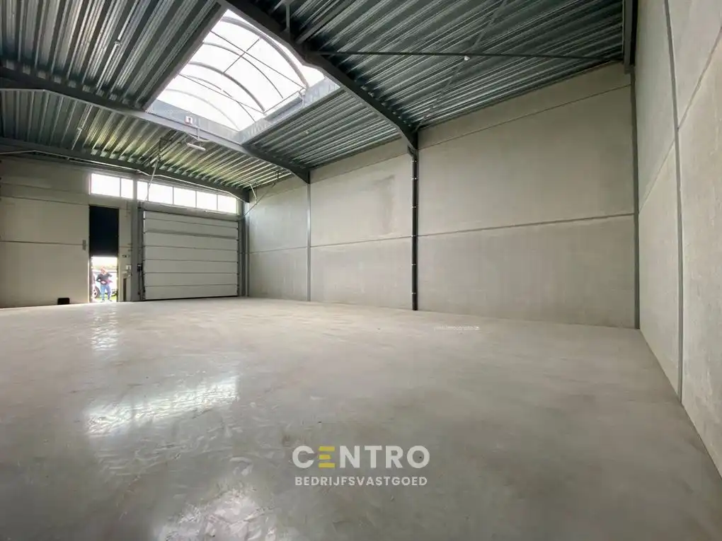 NB OPSLAGRUIMTE (178m²) te koop met 2 private parkeerplaatsen op ambachtelijke zone te Middelkerke! foto 5