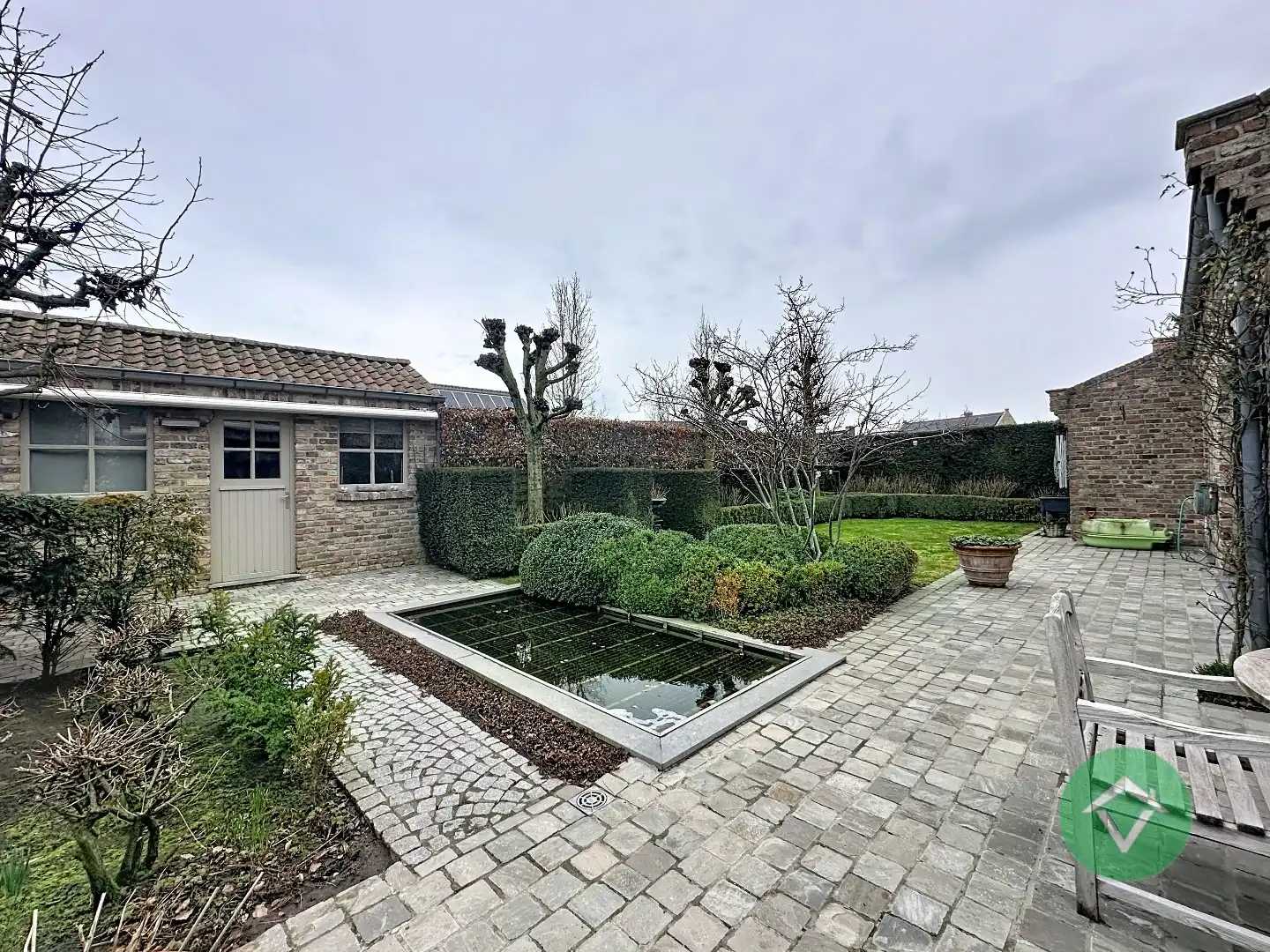 Exclusieve alleenstaande villa met zonnige tuin in een gegeerde woonomgeving te Koekelare foto 31