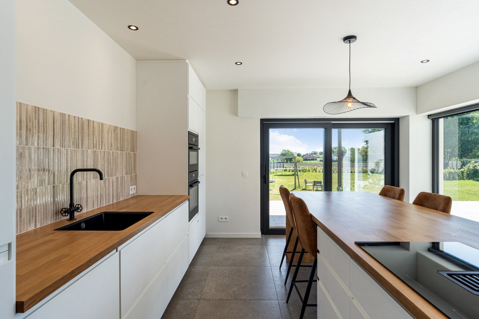 Stijlvolle designwoning met A-label in residentiële woonwijk. foto 23