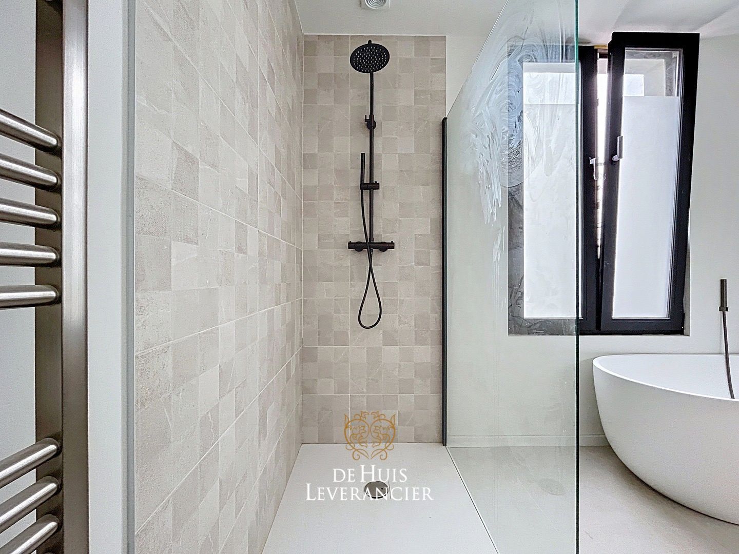 Gerenoveerde rijwoning met charme elementen  foto 17