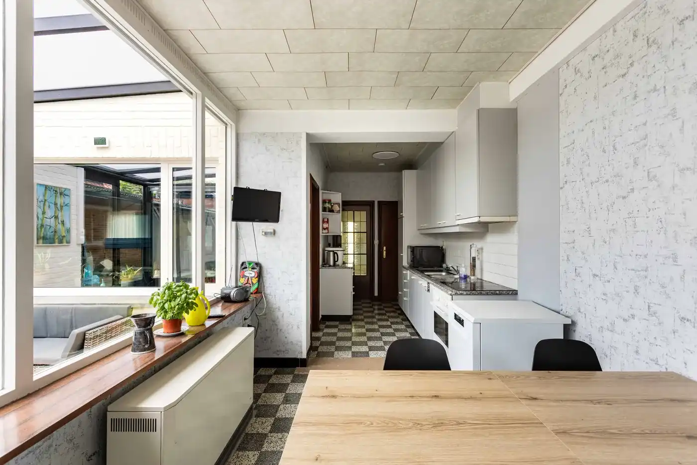 Welkom in deze toffe ruime gezinswoning op een toplocatie in Zwevegem!  foto 10
