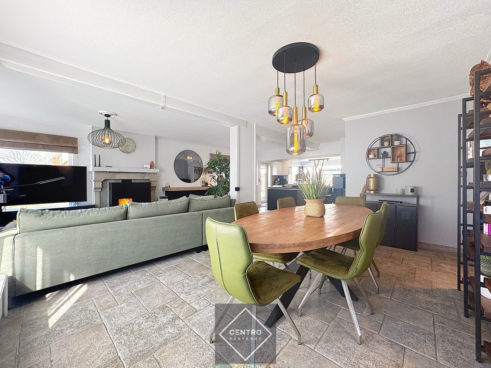 Ruime, instapklare WONING met 5/6 slaapkamers, badkamer, nieuwe keuken, grote garage en ZONNIGE tuin te Brugge (Sint-Kruis) foto 2