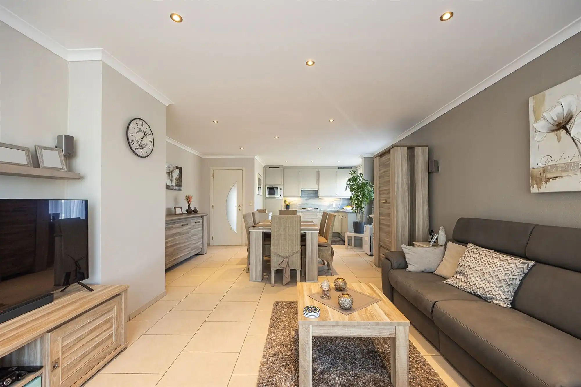 Instapklaar appartement met 3 slaapkamers en garage foto 6