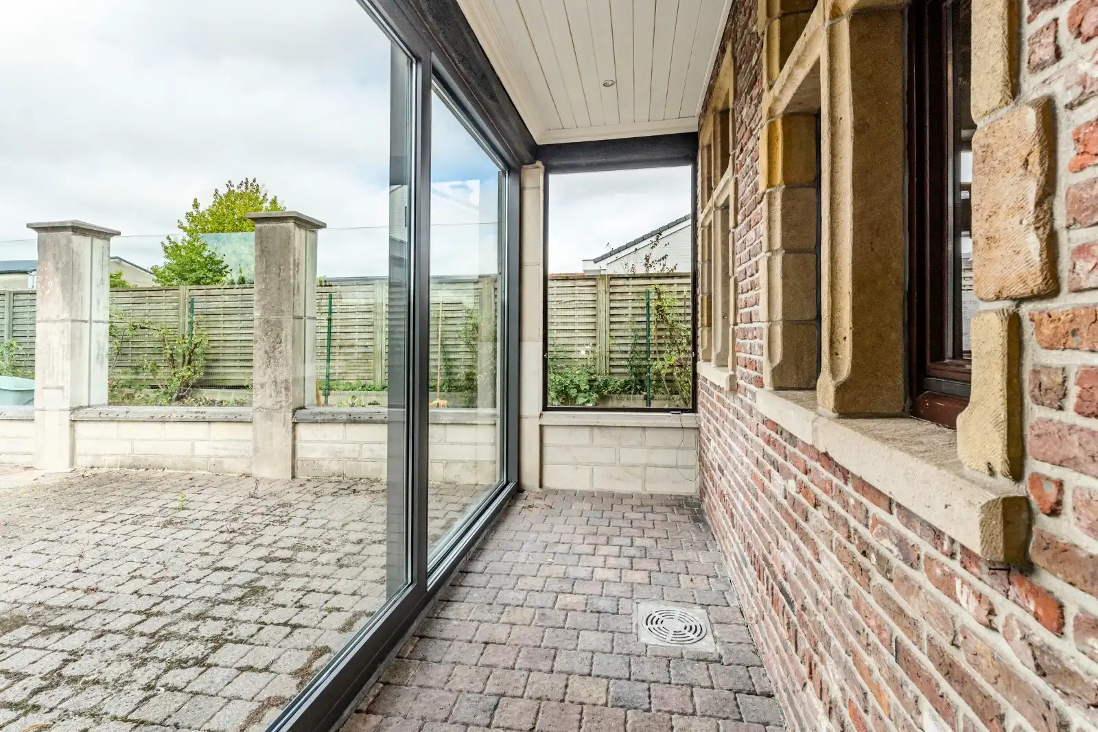 Karaktervolle halfopen woning op een riant perceel van 2.144 m² in Sint-Eloois Winkel! foto 12
