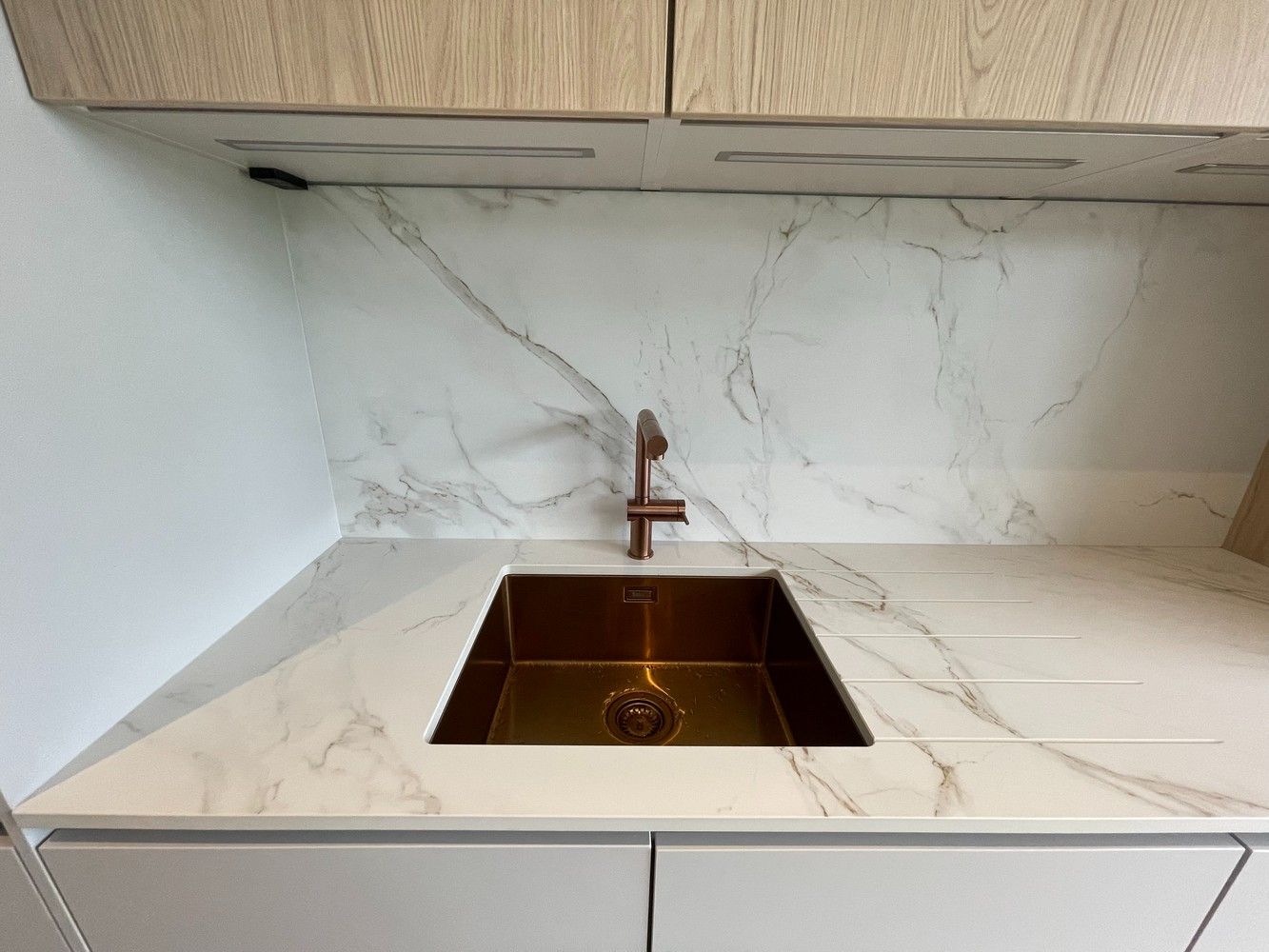 Modern ingerichte villa met prachtig uitzicht! foto 4