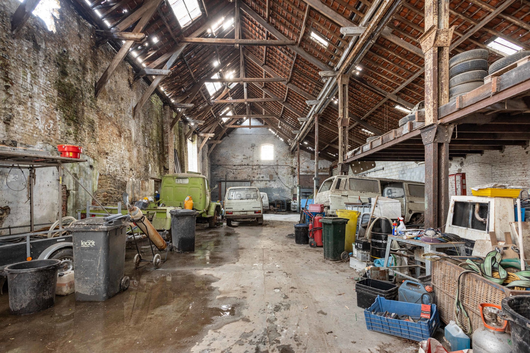 Te renoveren industrieel pand met veel potentieel & ruimte! foto 16