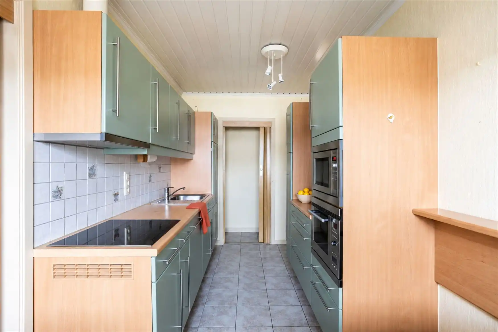Ruim 3-slaapkamerappartement met zonneterras in Zwijnaarde foto 3