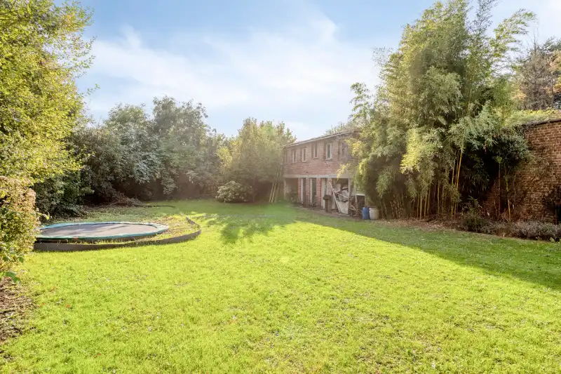 Statige herenwoning met 594 m² woonoppervlakte en uitzonderlijke tuin in hartje Menen foto 26