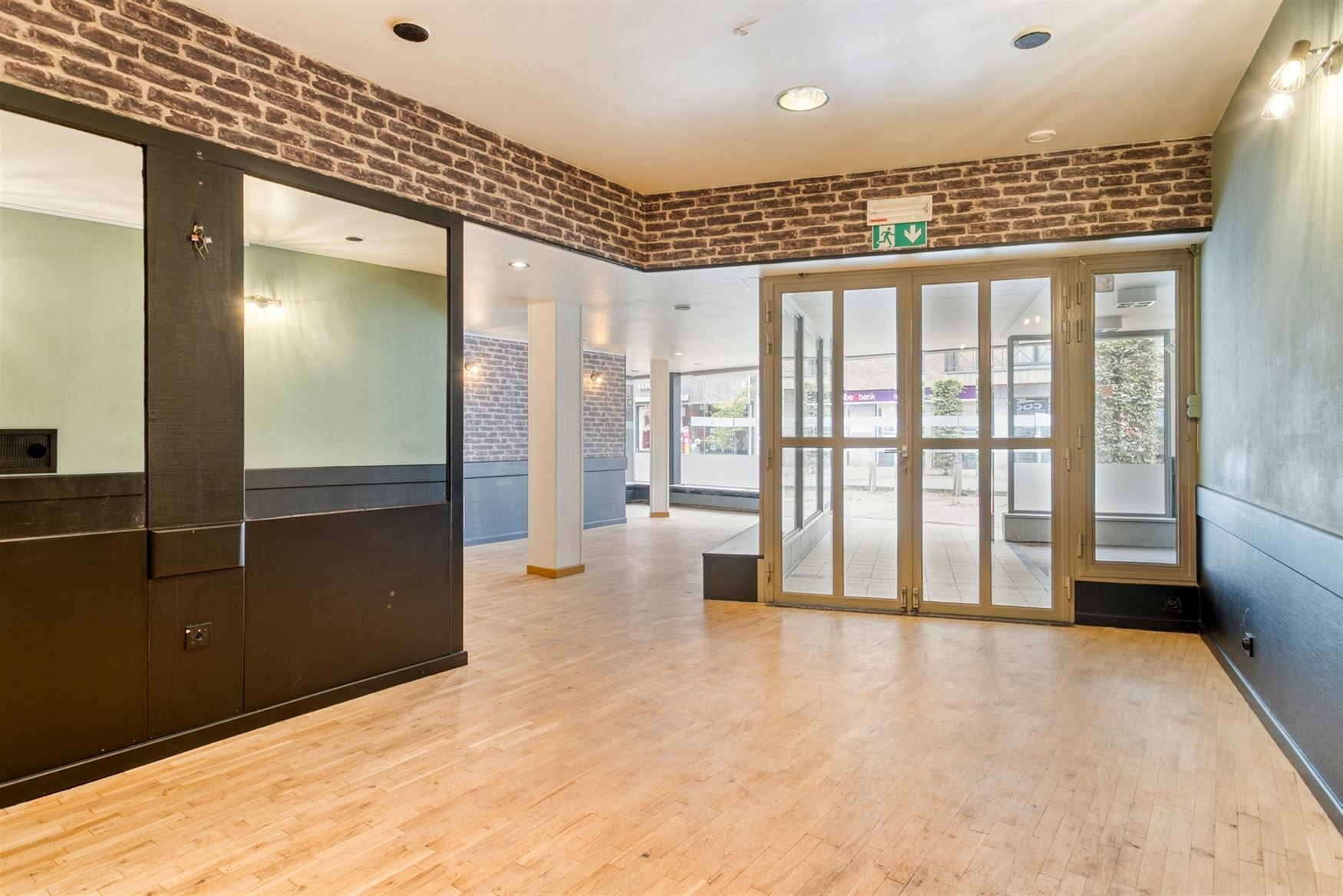 Handelspand op topligging foto 3