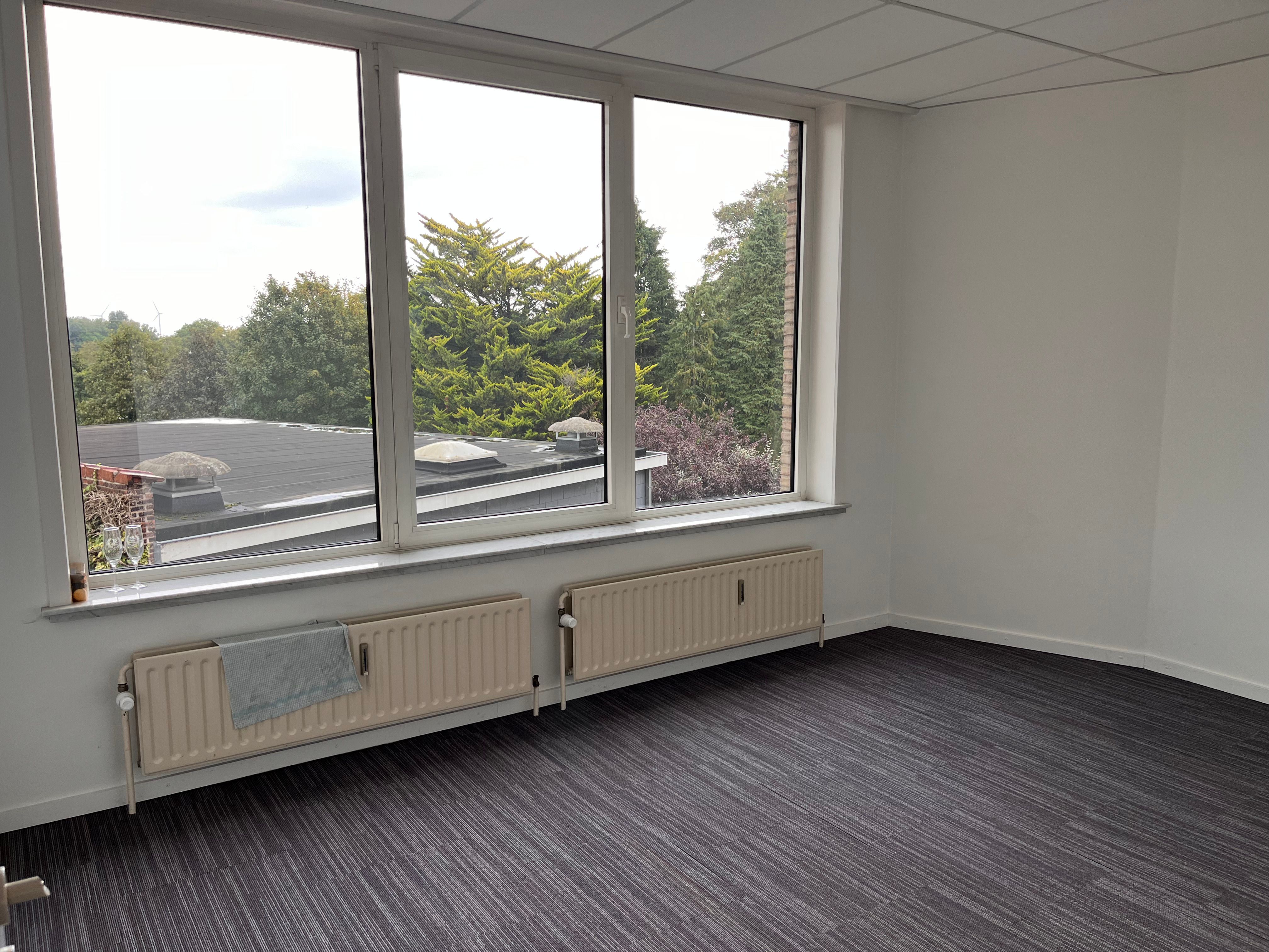 Kantoorruimte in Huysman Business center, 55m² foto 4