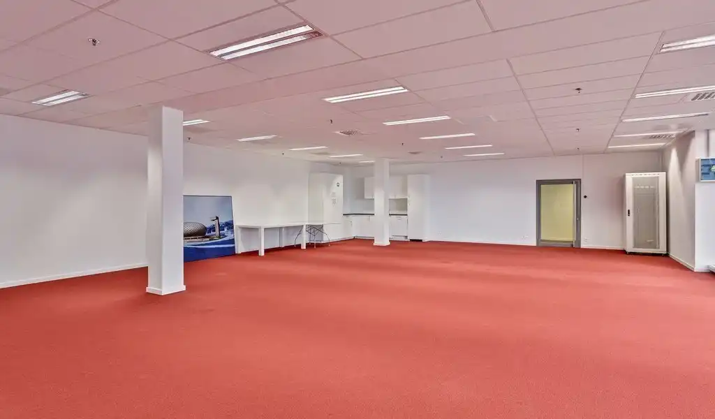 Vernieuwde kantoren te huur in Ahlers Building te Antwerpen foto 17