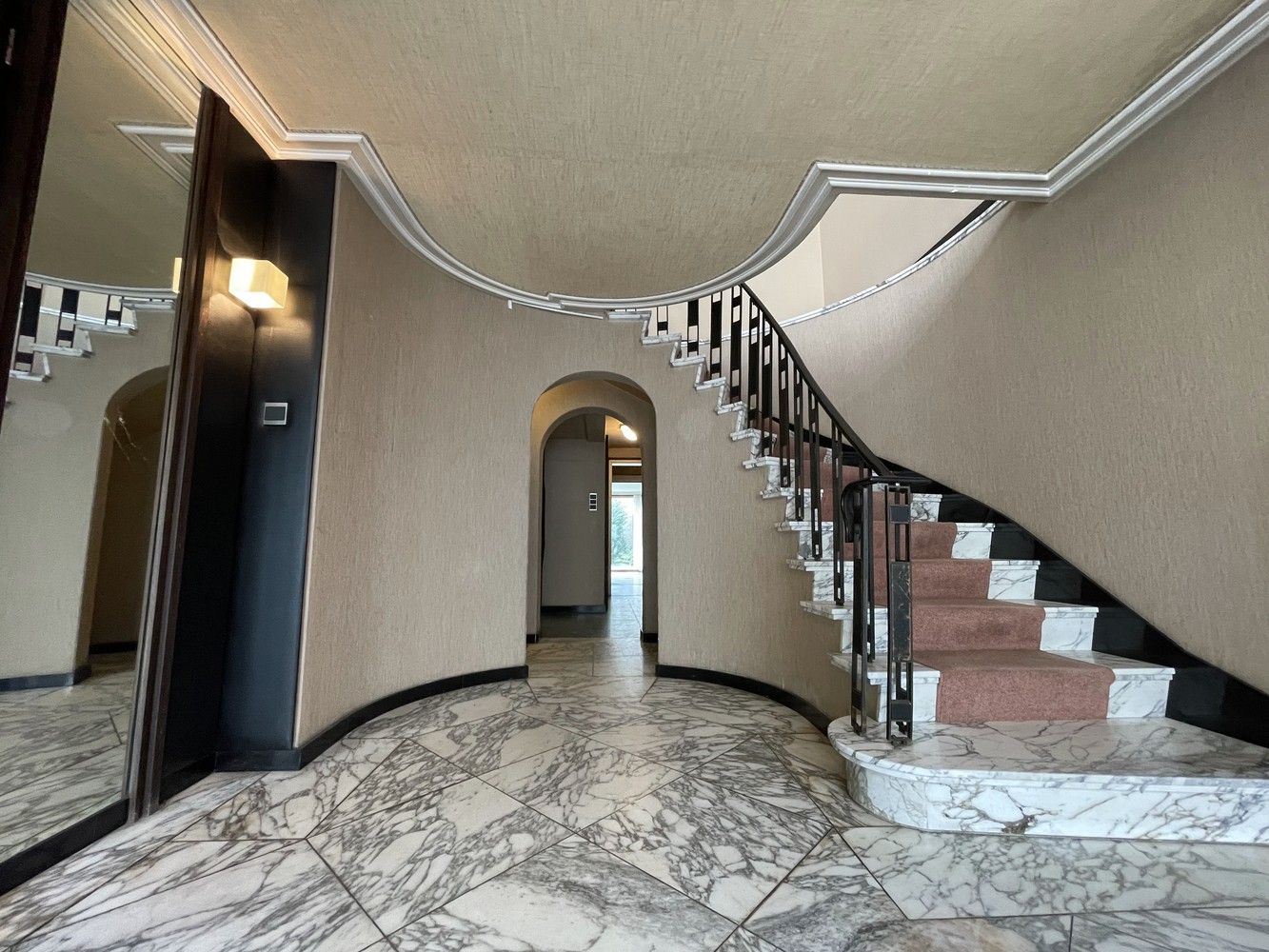 Verrassend ruime bel-étage woning vlakbij de kleine ring rond Hasselt foto 2