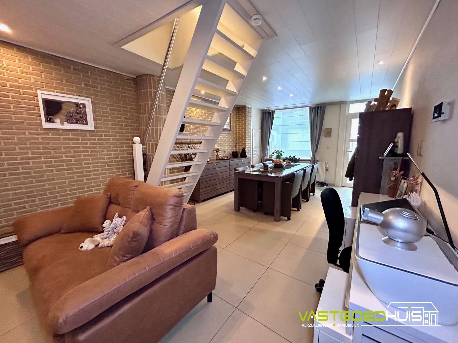 Instapklare gezinswoning met 3 slpks en aangelegde tuin foto 4