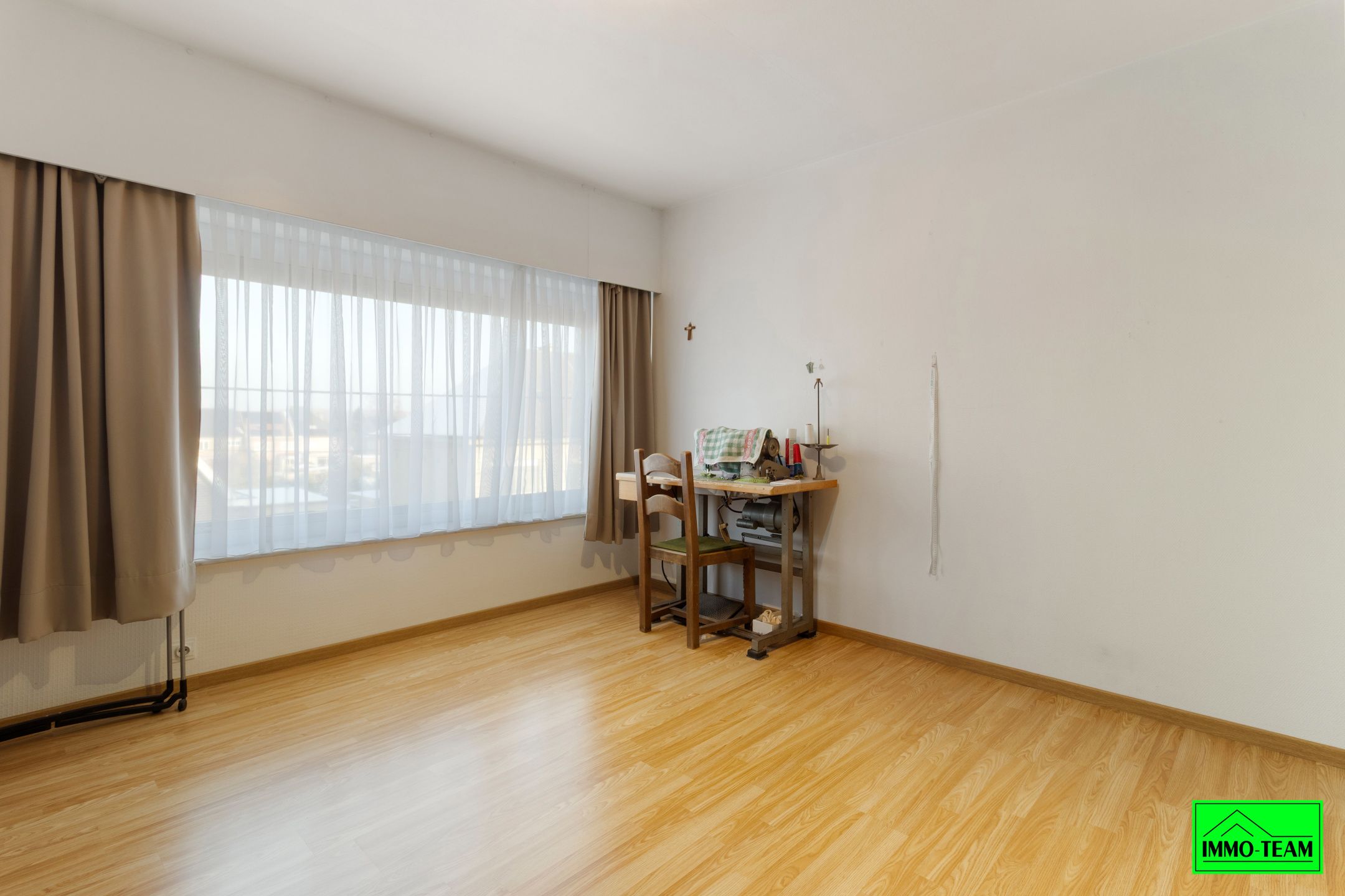 Ruime 2-gevelwoning met garage, tuin en 3 slaapkamers foto 19