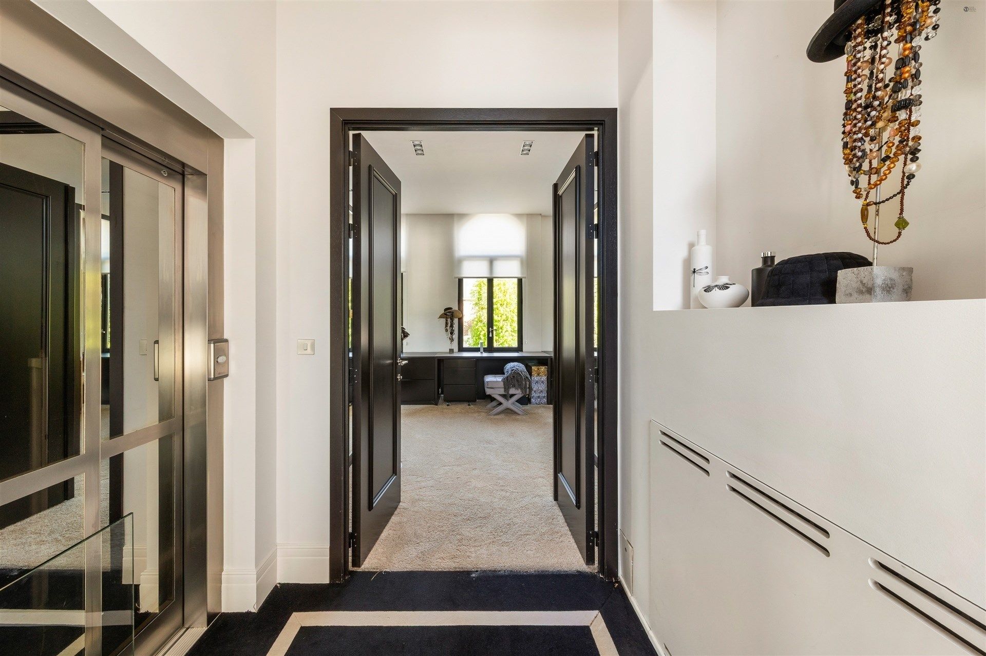 Stijlvolle en hoogwaardig afgewerkte villa met bijgebouw op fantastische locatie op perceel van 1784 m² foto 35