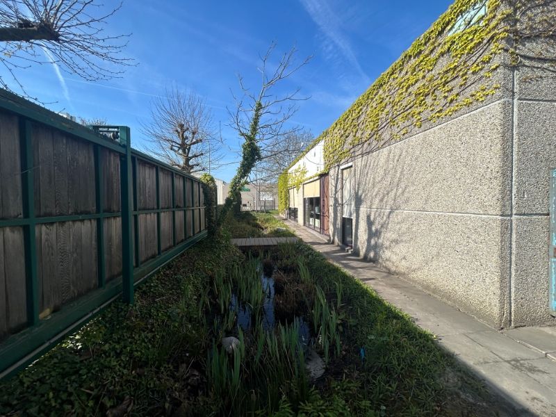 Functioneel bedrijfsgebouw voorzien van kantoor- en magazijnruimte met buitenopslag foto 25
