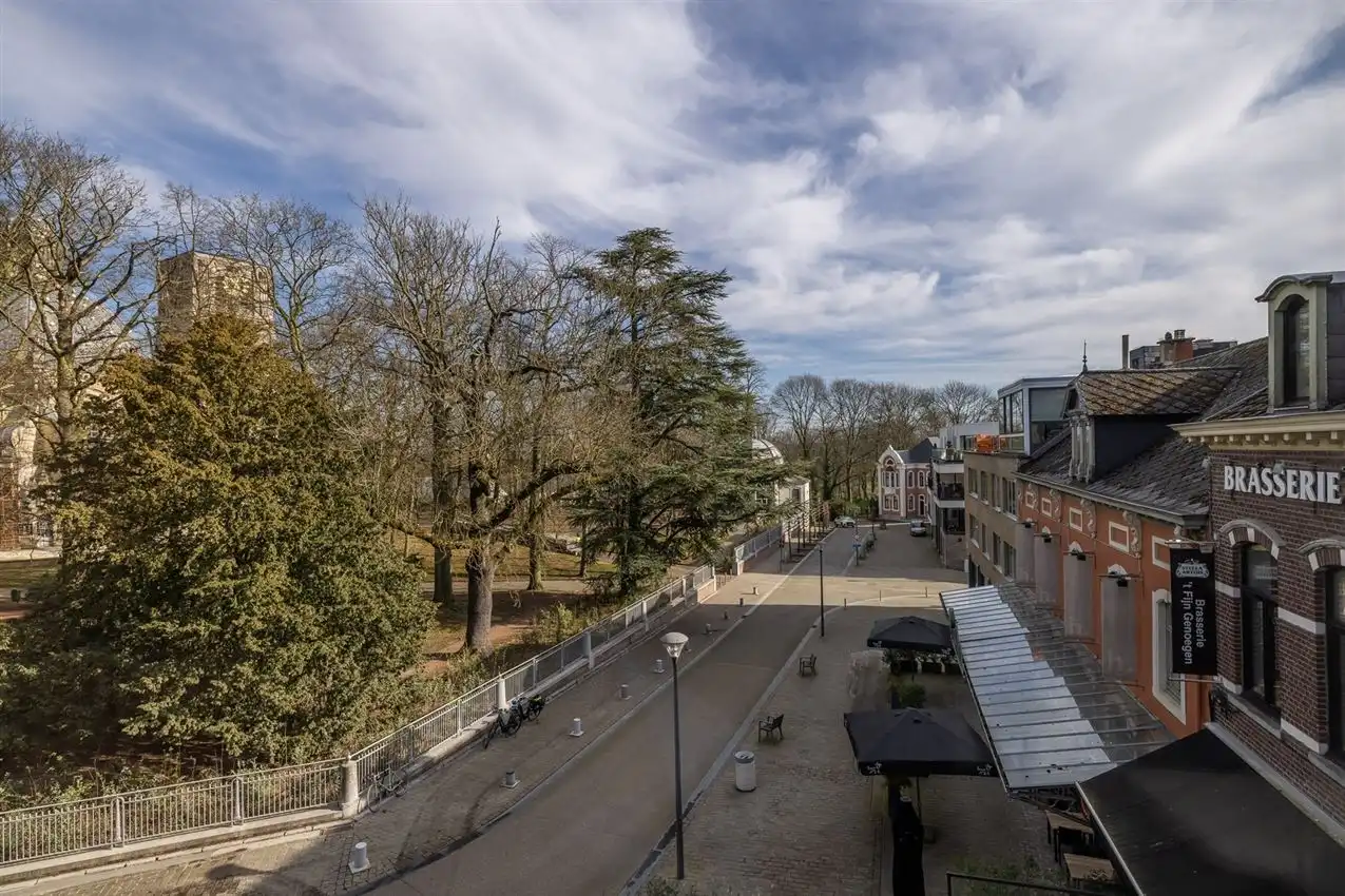 Tijdloze residentie met iconisch uitzicht foto 5