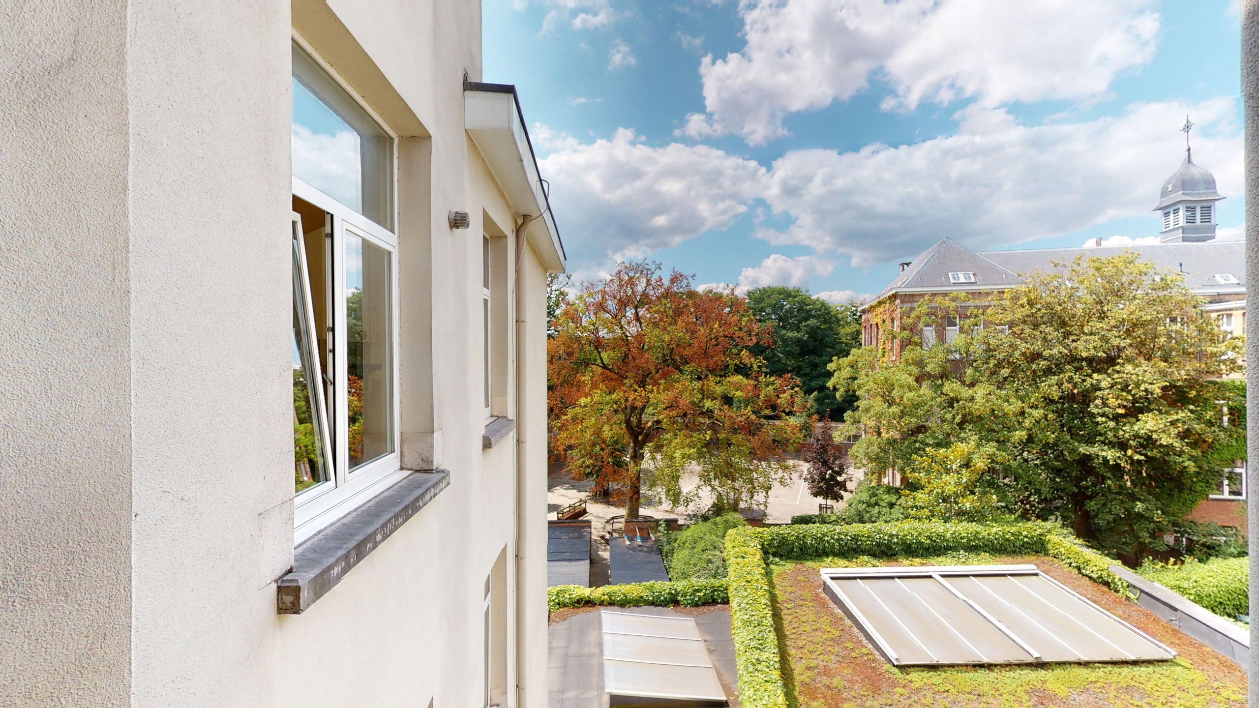 BERCHEM - ruim authentiek appartement met terras  foto 6