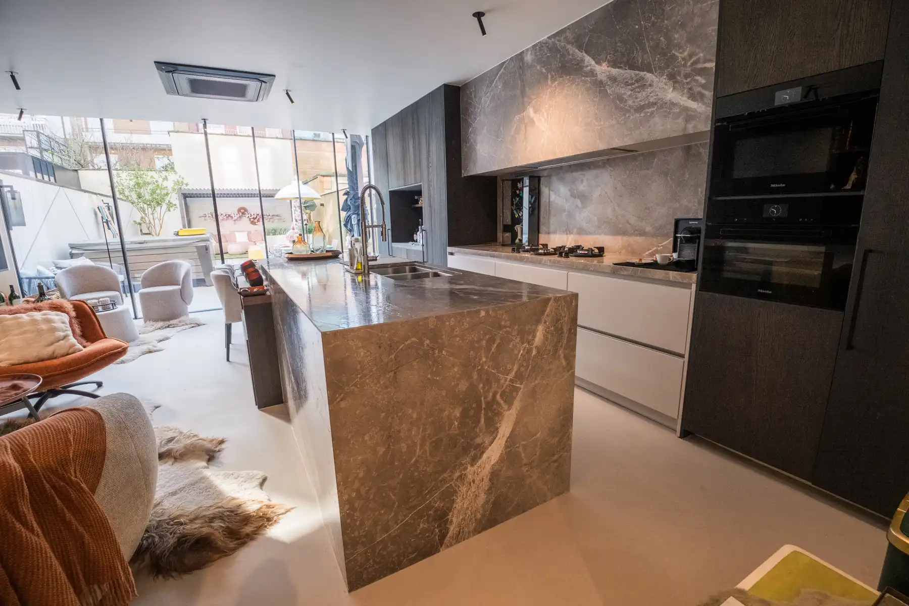 Hoogwaardig afgewerkt appartement in Knokke foto 4