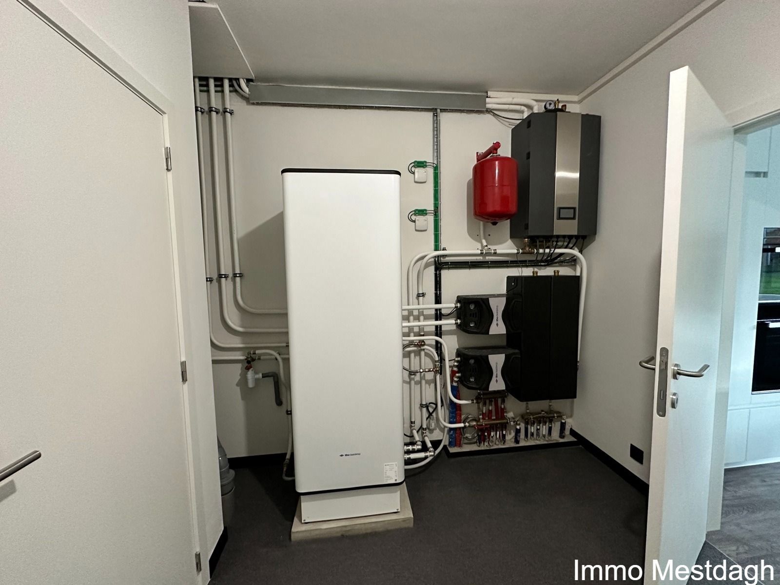Nieuwbouw BEN woning met terras, garage, tuin. foto 16