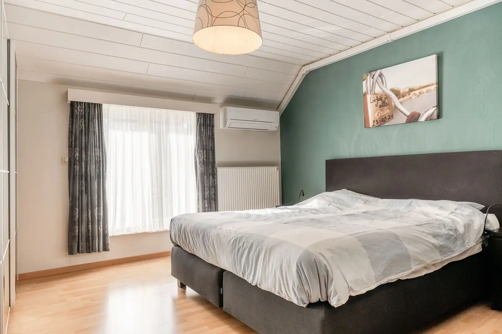 Instapklare woning met vier slaapkamers en tuin in het hart van de stad foto 14