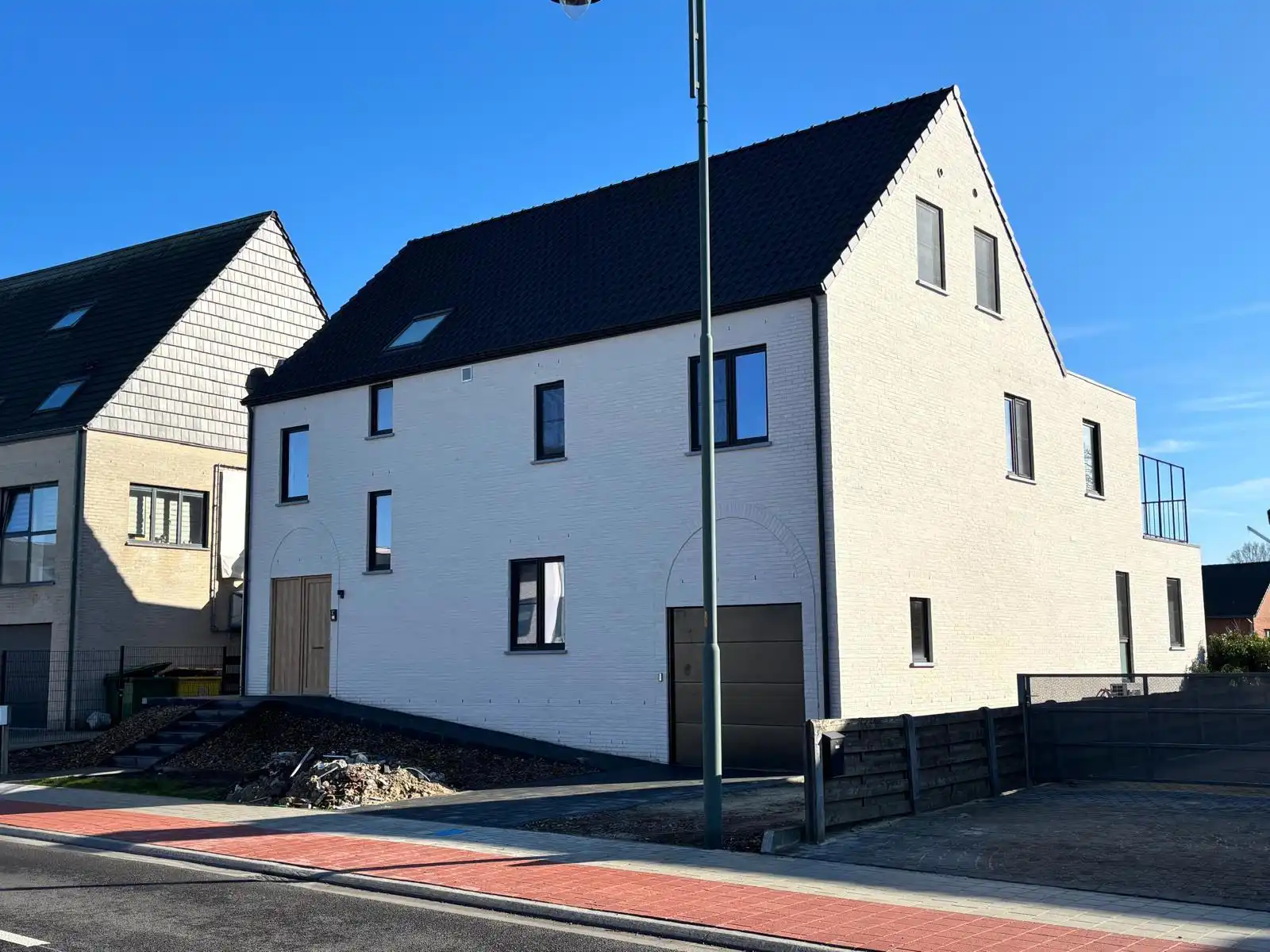 Duplex-appartement met 3 slpks ruim terras & 2 staanplaatsen foto {{pictureIndex}}